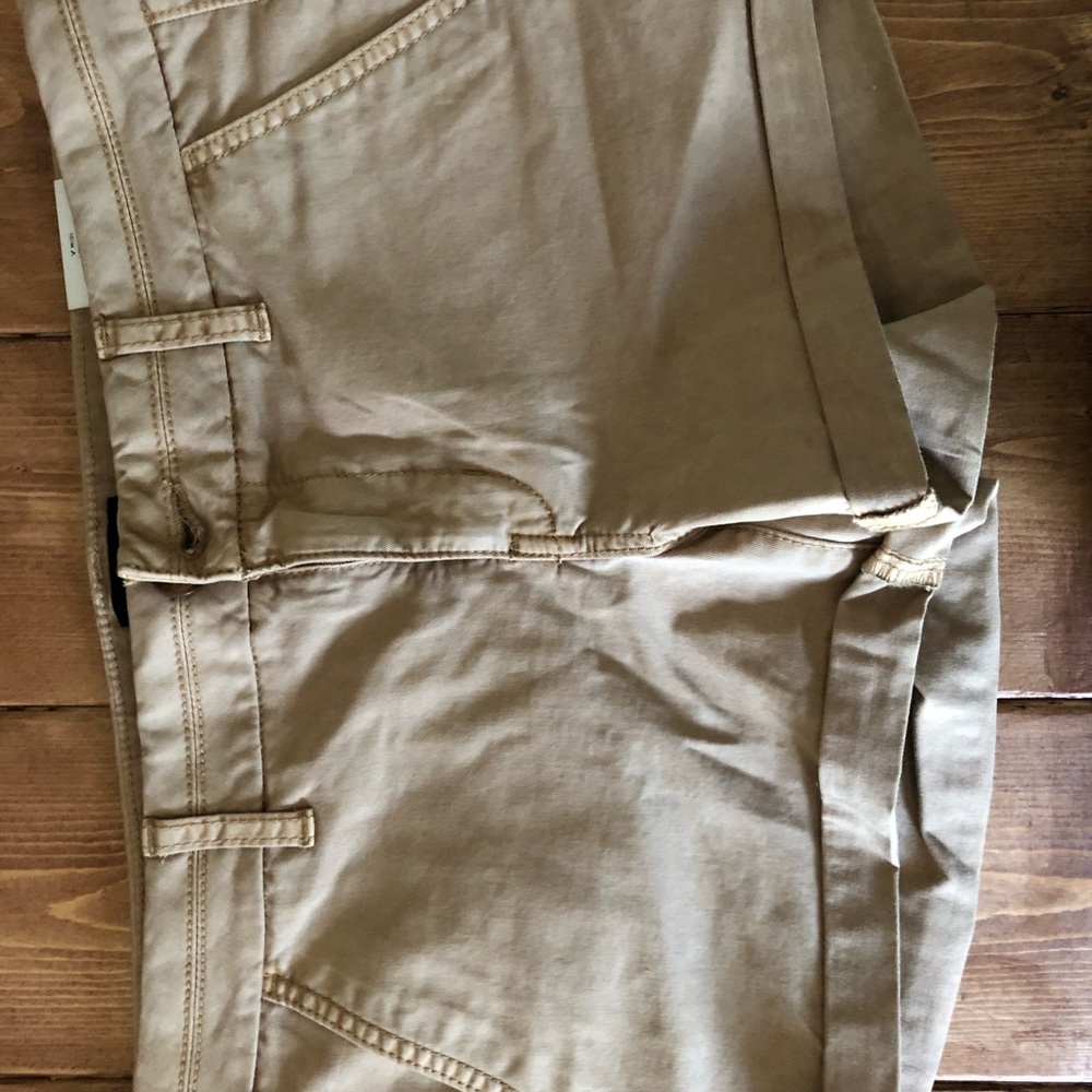 American eagle khaki shorts new